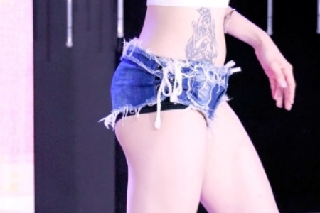 男人猛躁女人㊙️91网站：探索情感与性的边界
